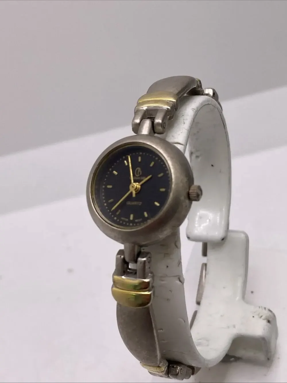 Womens Vintage Silver Tone Watch Works New Battery